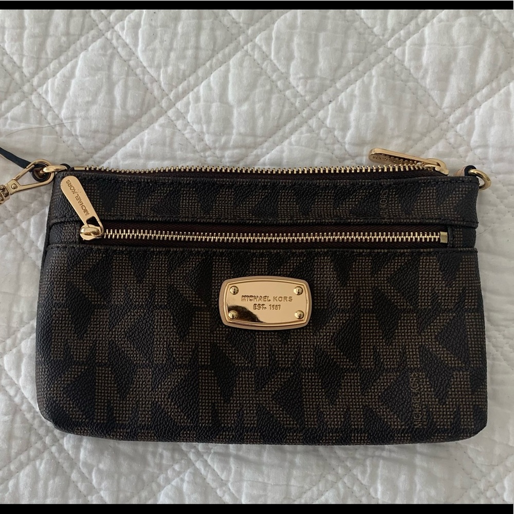 Mochael Kors Wristlet